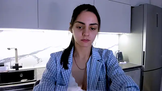 EmiliaZen online show from February 20, 2025, 1:08 pm