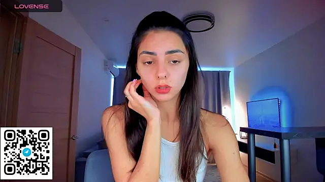 EmiliaZen online show from September 19, 2025, 11:22 am