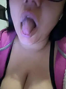 daianaspencer online show from February 10, 2025, 9:04 am