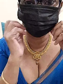 niiveditha online show from February 18, 2025, 4:48 pm