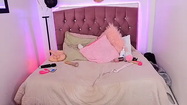 lizha milf online show from January 31, 2026, 7:11 pm