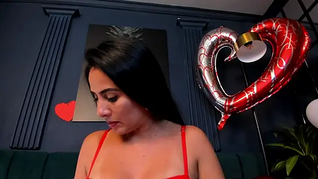 scarlet edwars online show from February 14, 2025, 10:14 pm