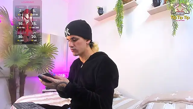 Dirty Kingg online show from September 18, 2025, 8:44 pm