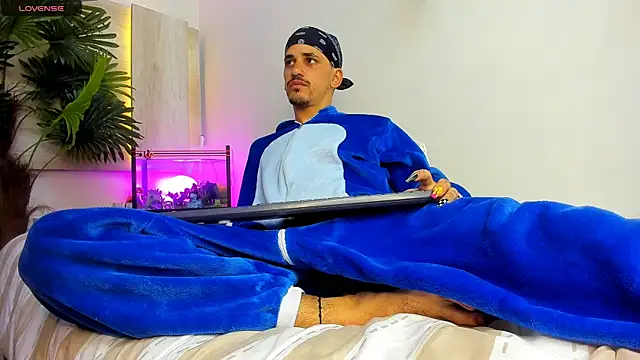 Dirty Kingg online show from October 4, 2025, 8:07 pm