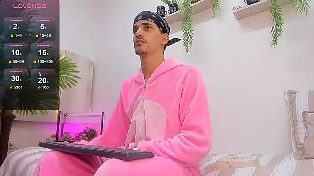 Dirty Kingg online show from October 19, 2025, 8:42 pm