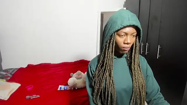 enyelsalas2 online show from December 4, 2025, 1:59 am