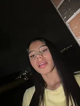 Laura-Khalifa online show from February 17, 2025, 5:58 am