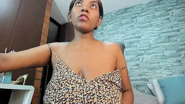 nicollesofia2 online show from March 5, 2025, 5:29 am