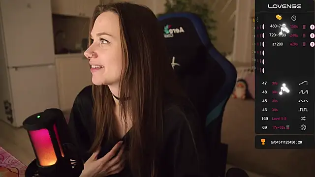 alexa feels  online show from October 12, 2025, 4:17 pm