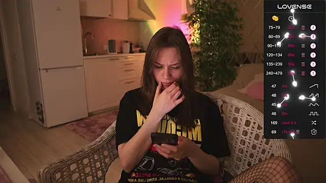 alexa feels  online show from December 5, 2025, 4:14 pm