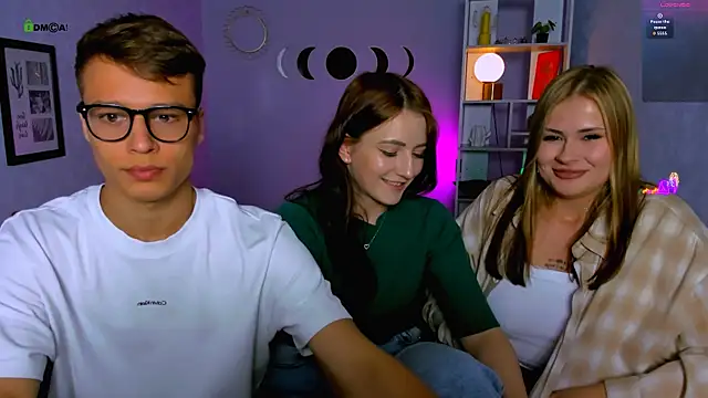 catherine kitty online show from September 12, 2025, 7:14 pm