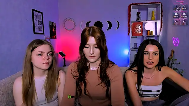 catherine kitty online show from April 16, 2026, 7:25 pm