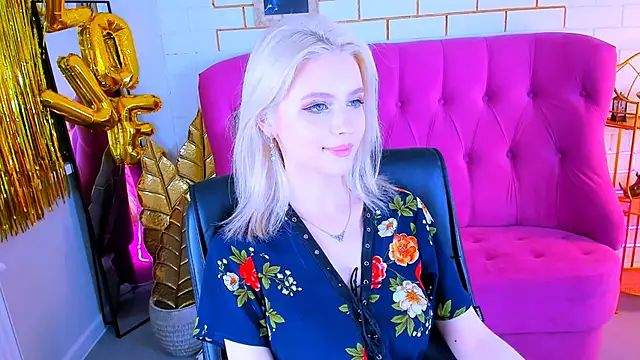 LeonaStane online show from March 14, 2025, 5:02 pm