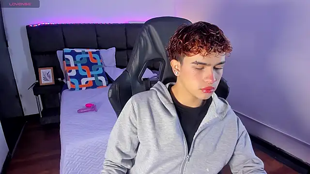 Aiiden 15 online show from December 3, 2025, 12:47 pm