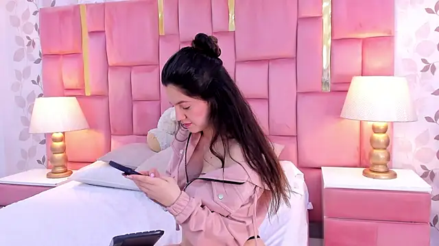 ArianaFranco online show from December 17, 2025, 5:19 pm