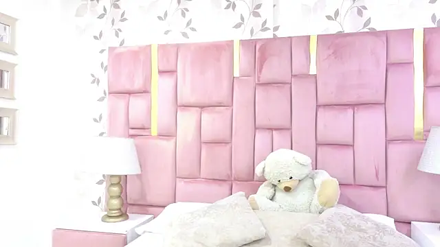 ArianaFranco online show from June 5, 2026, 8:58 pm