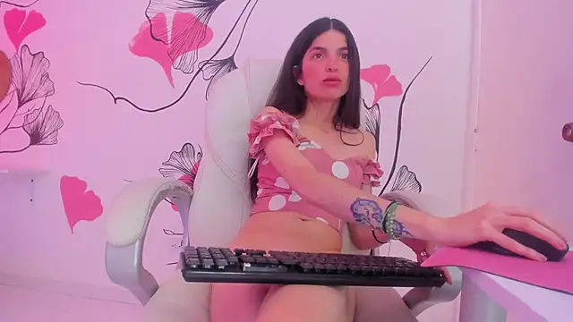 Isabela Fiorelli online show from February 8, 2025, 6:33 pm