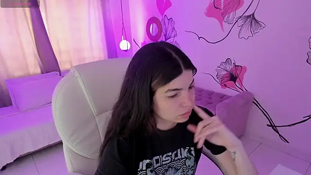 Isabela Fiorelli online show from April 14, 2026, 1:17 pm