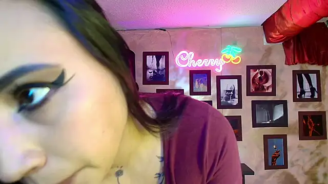 Snapshot of cherryy_bombshelll chatting on September 16, 2025, 5:36 pm cherryy bombshelll online show from September 16, 2025, 5:36 pm