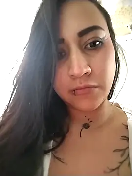 Snapshot of cherryy_bombshelll chatting on December 14, 2025, 6:34 pm cherryy bombshelll online show from December 14, 2025, 6:34 pm