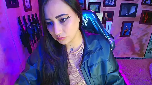 Snapshot of cherryy_bombshelll chatting on January 14, 2026, 4:56 pm cherryy bombshelll online show from January 14, 2026, 4:56 pm