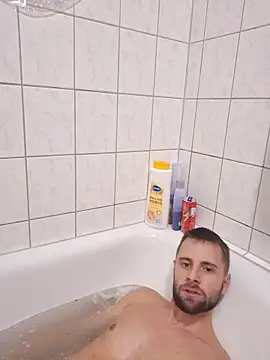 ademandjulia online show from December 3, 2025, 6:17 pm