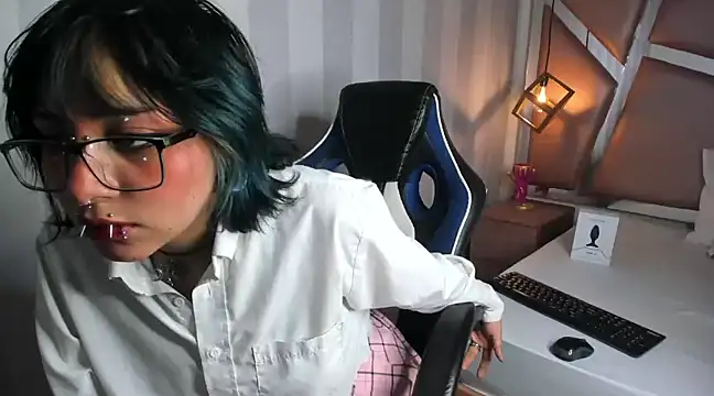 DarkMysterysF online show from March 13, 2025, 8:54 pm