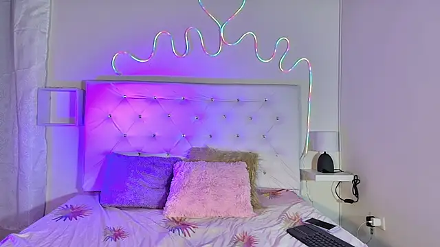 ariana smiith online show from February 20, 2025, 9:31 pm