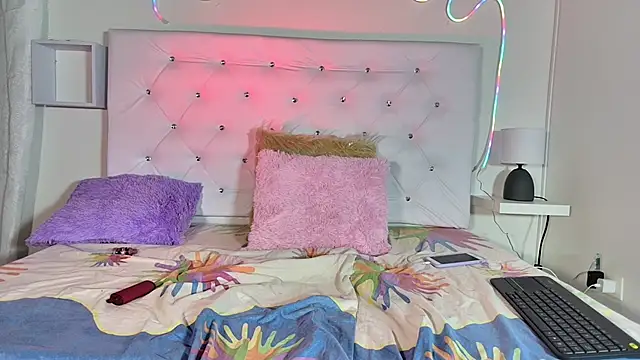 ariana smiith online show from February 24, 2025, 10:25 pm