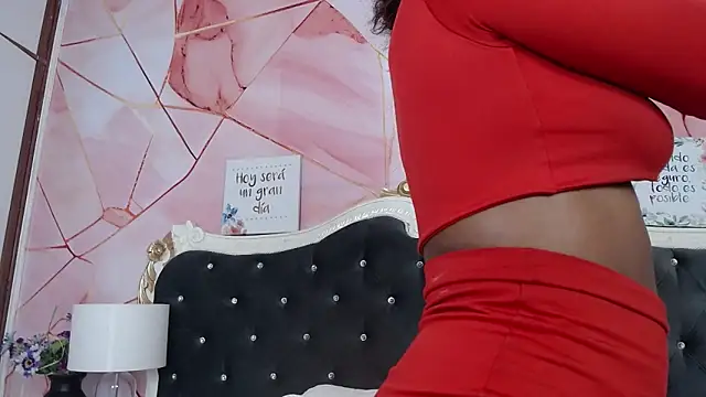 LindaBird online show from November 24, 2025, 8:52 pm