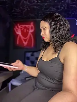 Carola-Ross online show from March 8, 2025, 3:06 am