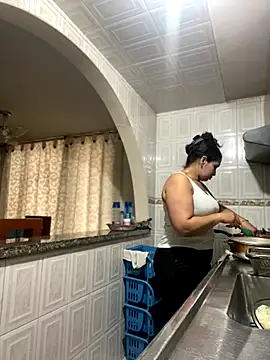 Carola-Ross online show from November 18, 2025, 5:39 pm