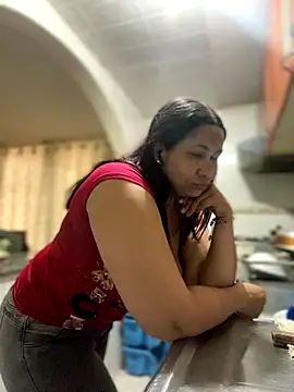 Carola-Ross online show from December 3, 2025, 5:11 pm