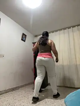 Carola-Ross online show from December 4, 2025, 5:43 pm