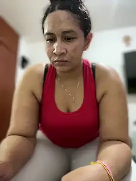 Carola-Ross online show from April 21, 2026, 5:28 pm