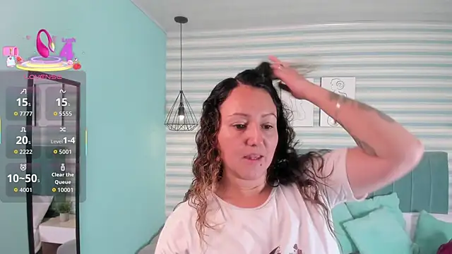 abby apple online show from November 22, 2025, 12:37 pm