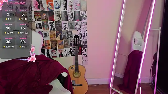 Snapshot of EvelinaLuu chatting on December 3, 2025, 2:30 am EvelinaLuu online show from December 3, 2025, 2:30 am