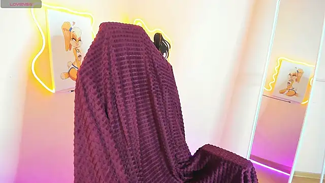 Snapshot of EvelinaLuu chatting on December 17, 2025, 2:06 am EvelinaLuu online show from December 17, 2025, 2:06 am