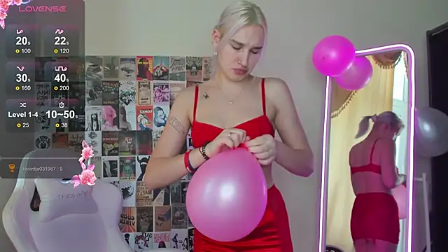 Snapshot of EvelinaLuu chatting on December 20, 2025, 5:58 am EvelinaLuu online show from December 20, 2025, 5:58 am