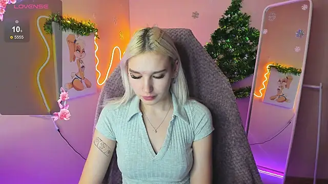 Snapshot of EvelinaLuu chatting on January 15, 2026, 2:05 am EvelinaLuu online show from January 15, 2026, 2:05 am