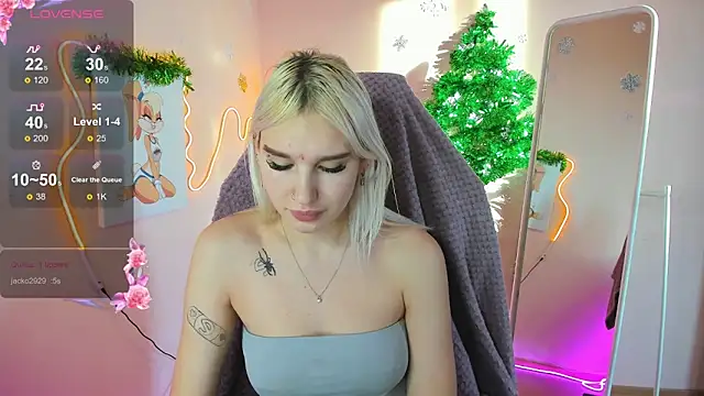 Snapshot of EvelinaLuu chatting on January 18, 2026, 3:54 am EvelinaLuu online show from January 18, 2026, 3:54 am