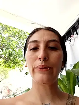 single mother indecent online show from April 19, 2026, 4:39 pm