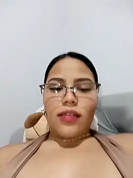 anahi evans19 online show from December 19, 2025, 8:16 pm