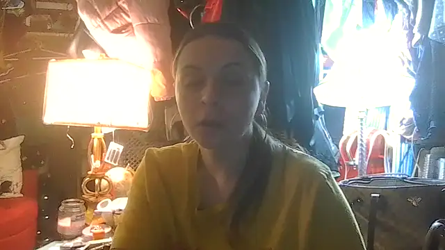 Snapshot of ShysluutGia chatting on May 10, 2026, 6:29 am ShysluutGia online show from May 10, 2026, 6:29 am