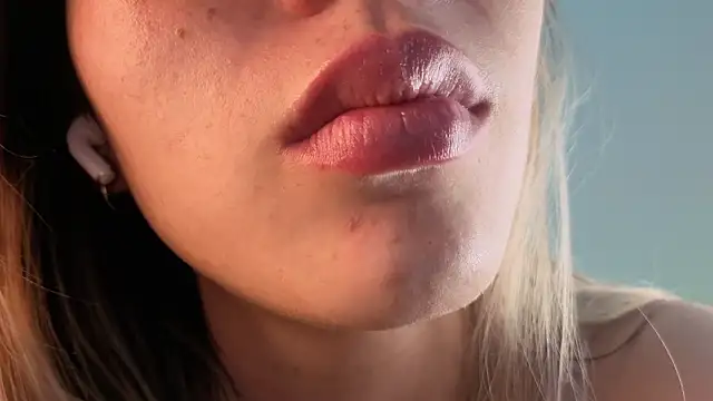 Carolblonde online show from March 5, 2026, 11:12 pm