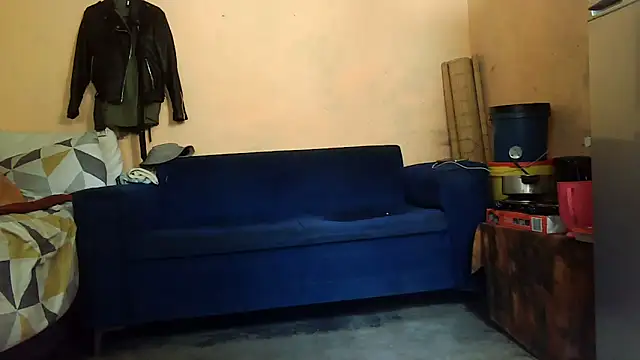 01applebottom online show from September 13, 2025, 12:49 pm