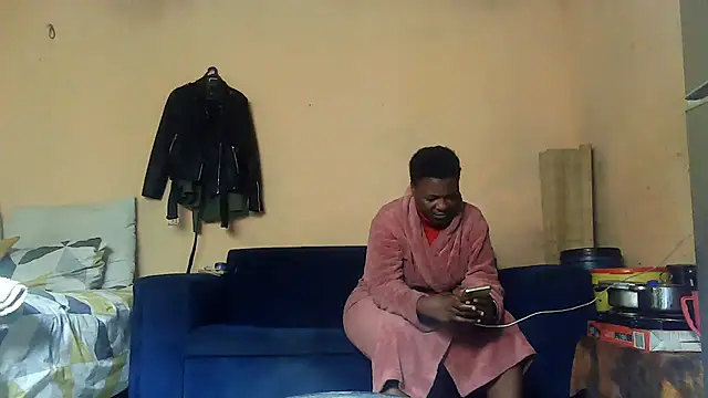 01applebottom online show from September 28, 2025, 9:14 am