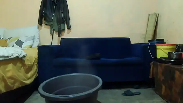 01applebottom online show from November 8, 2025, 12:27 pm