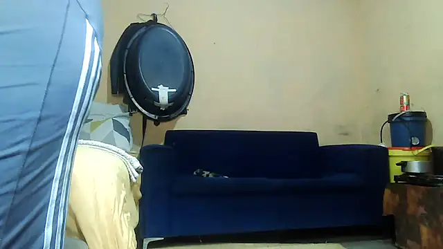 01applebottom online show from November 18, 2025, 7:35 am