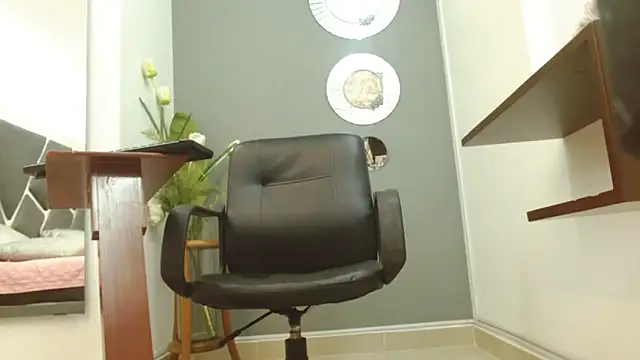 StephyJones1 online show from January 11, 2025, 10:18 pm